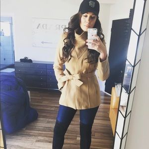 Aritzia Babaton trench coat GORGEOUS